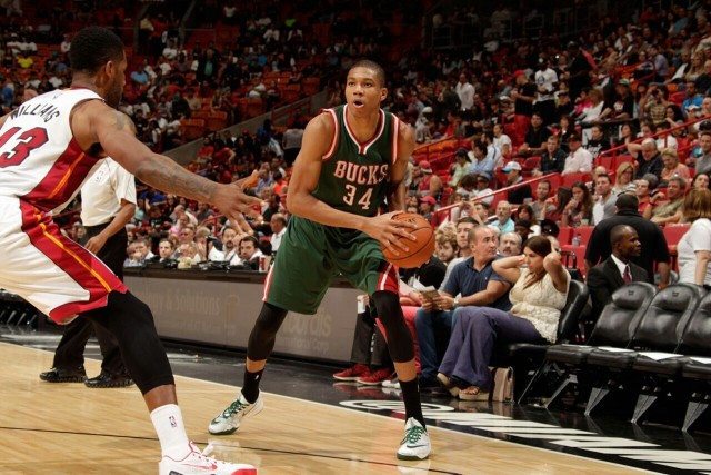 贾诚17分山东险胜山西 吴前11+10浙江大胜同曦